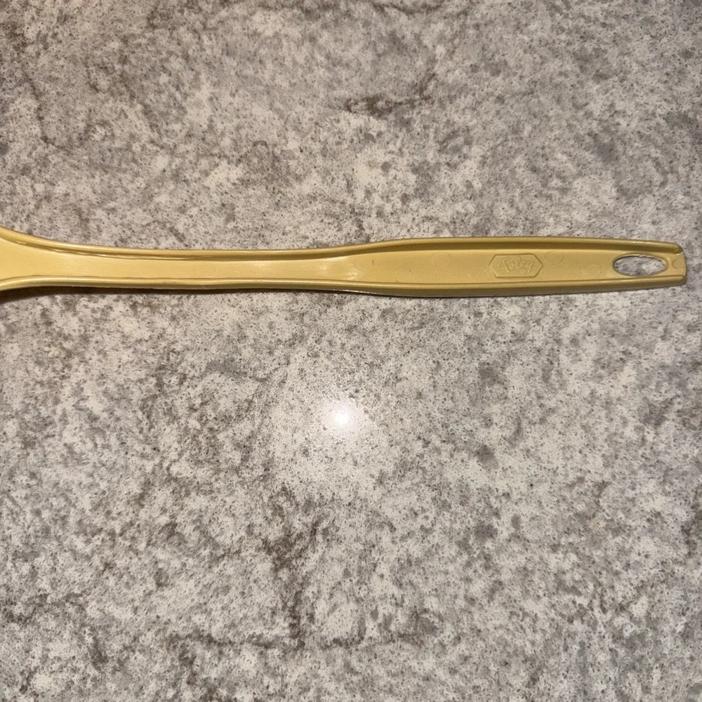 Vintage Foley Nylon Soup Stew Ladle Spoon Dipper Kitchen Utensil Yellow 11 Inch